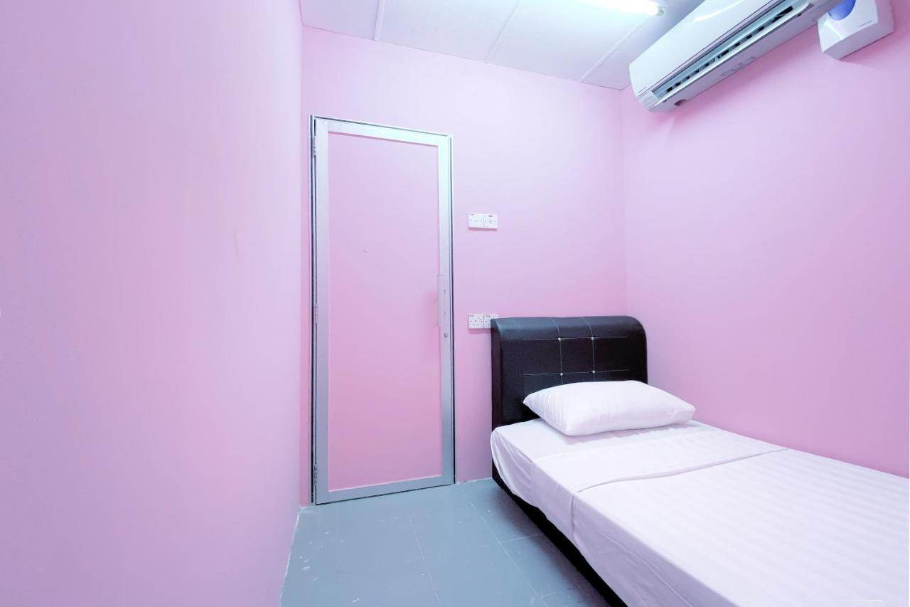 Spot On 90123 Rainbow Guest House جورج تاون المظهر الخارجي الصورة