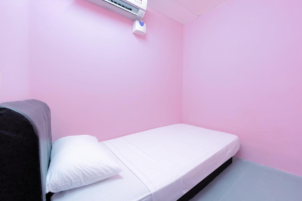 Spot On 90123 Rainbow Guest House جورج تاون المظهر الخارجي الصورة
